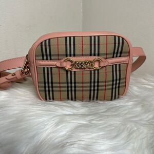 💯 Authentic Burberry Bum Bag 🍀